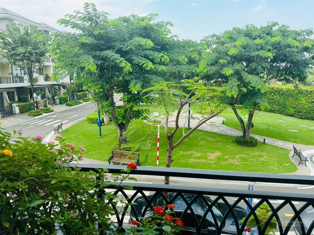 Nổi bật bán căn nhà dự án verosa park diện tích 5x15m, xây 1 trệt 3 lầu. view công viên dự án