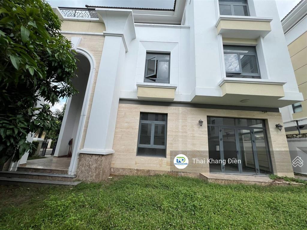 Bán căn verosa bt song lập. dt 300m2 (15x20m) giá 38 tỷ có thể làm hồ bơi, hỗ trợ vay ngân hàng