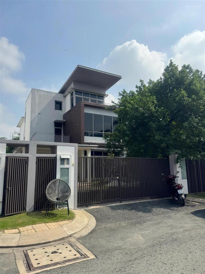 Bán gấp căn biệt thự hàng hiếm riviera cove diện tích 500m2 nhà thô căn góc cực kỳ thoáng