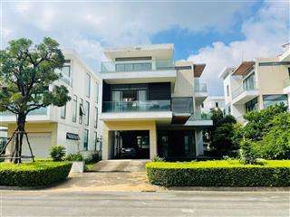 Chính chủ bán biệt thự đơn lập lucasta khang điền 320m nhà thô. sổ hồng. view công viên đường 20m