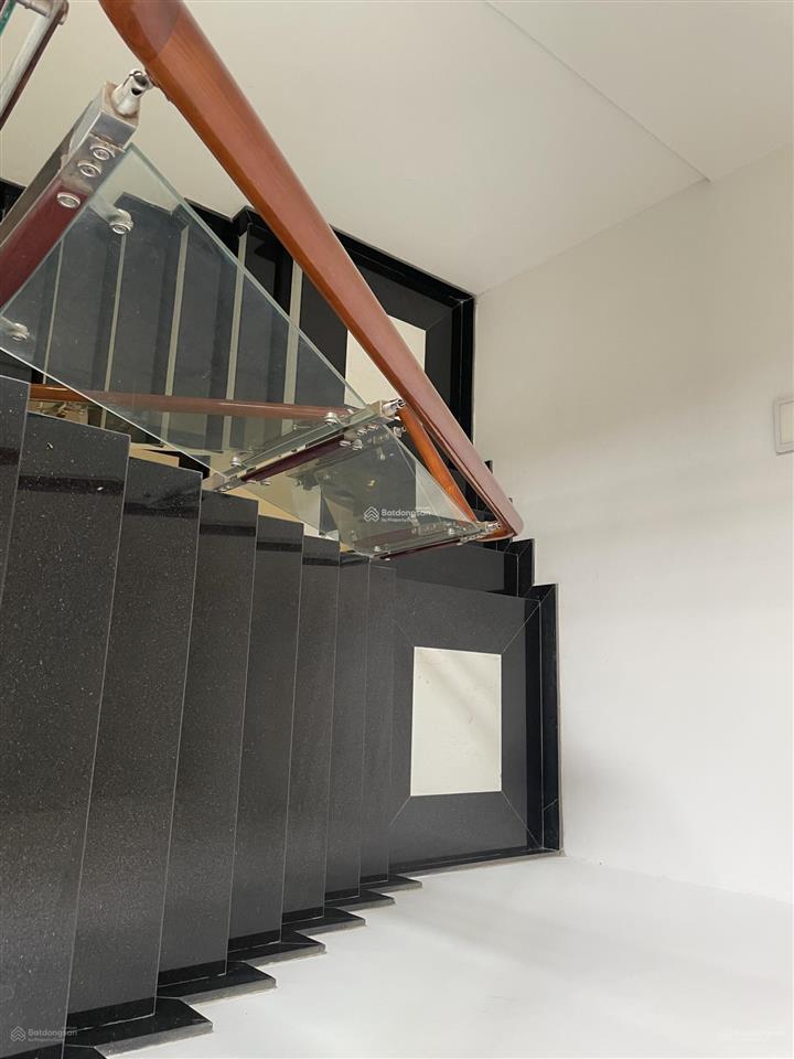 Cần bán gấp căn biệt thự song lập 175m² (10x17,5m). nhà thô. trục đường lớn 20m. hướng nam