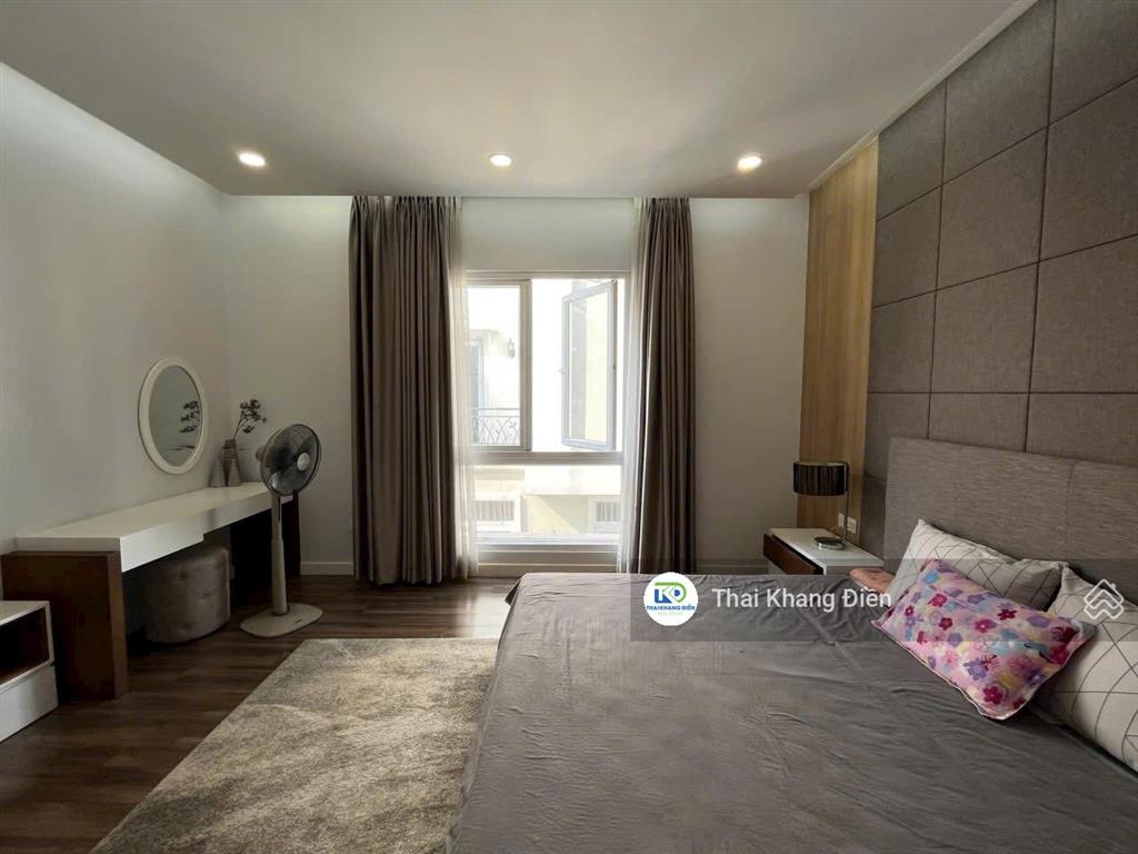 Chính chủ  cần bán căn biệt thự song lập venica. dt 250m2 view hồ bơi. full nội thất. hướng đn