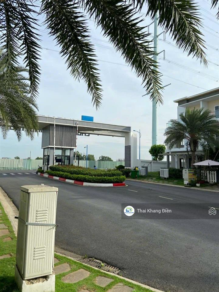 Hàng hiếm  bán gấp căn nhà phố melosa garden. dt 5x20m full nội thất. giá 10.9 tỷ trục đường 20m.