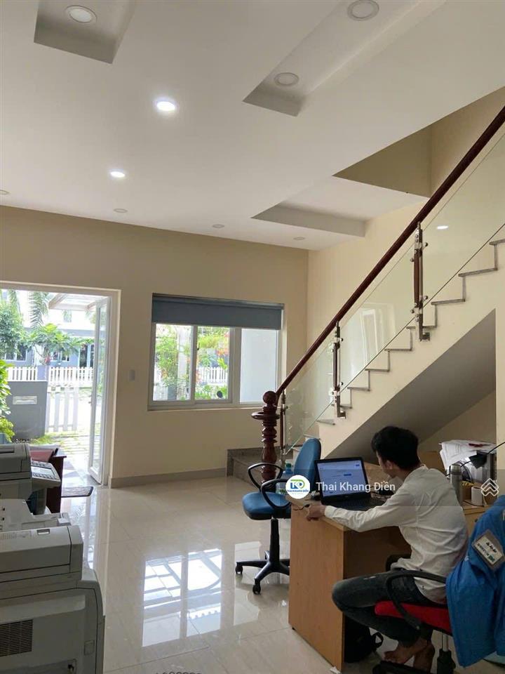 Hàng hiếm  bán gấp căn nhà phố melosa garden. dt 5x20m full nội thất. giá 10.9 tỷ trục đường 20m.