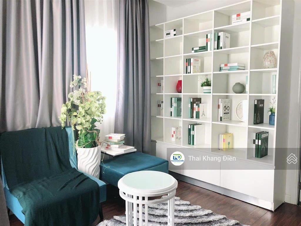 Chính chủ cần bán gấp căn biệt thự song lập 8x18m. nội thất cơ bản, sân vườn rộng. giá bán 15 tỷ