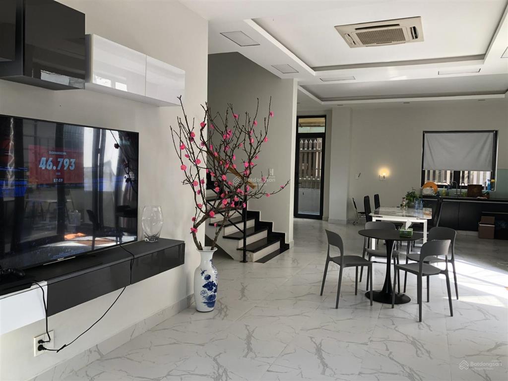 Bán gấp  căn biệt thự song lập 205m2 ( 11x19m ). xây 1 triệt 2 lầu. giá tốt nhất dự án lucasta