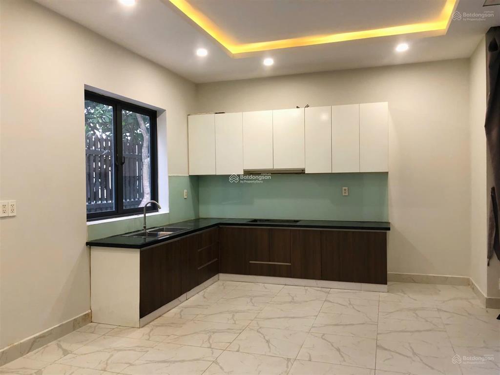 Bán gấp  căn biệt thự song lập 205m2 ( 11x19m ). xây 1 triệt 2 lầu. giá tốt nhất dự án lucasta