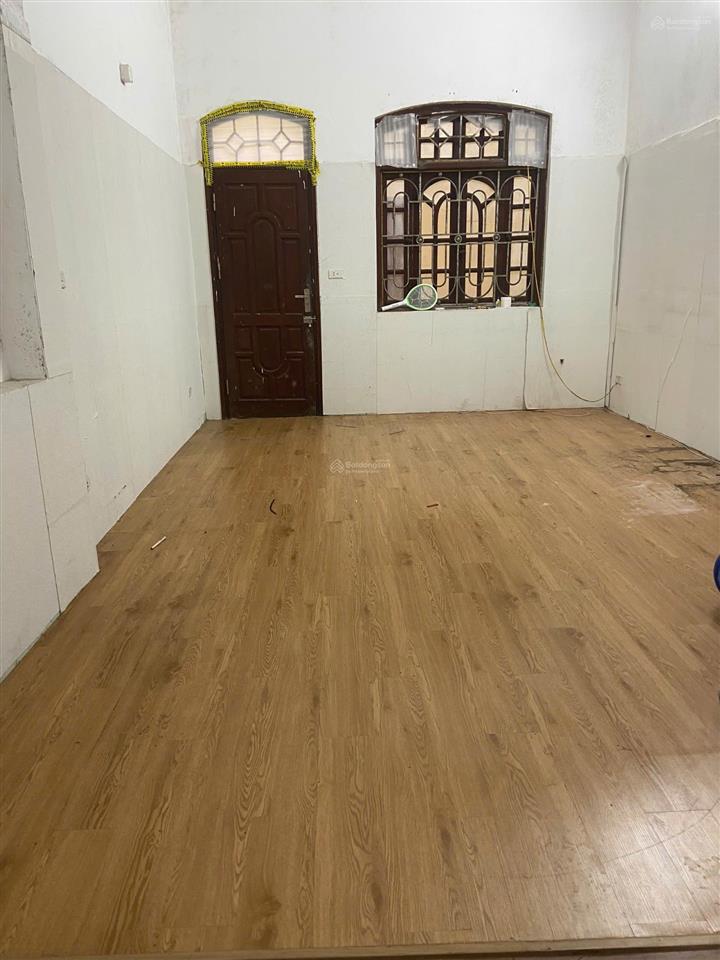 Vp 80m2 tòa nhà mặt phố ngô gia tự chỉ 5tr