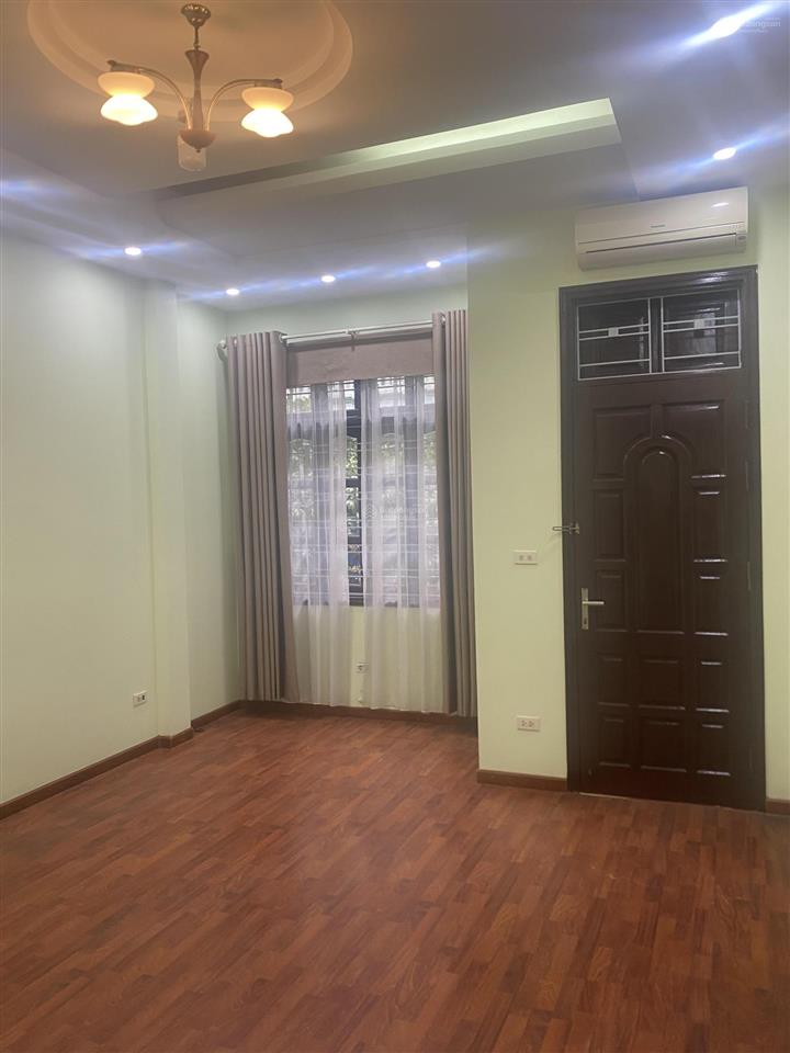 Bán nhà đường đại từ, diện tích 40m 4 tầng, giá 11.5 tỷ.  0989 604 ***