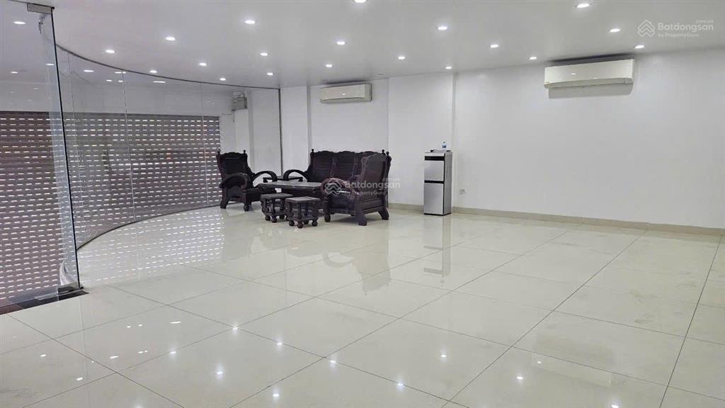 Cho thuê biệt thự 214 nguyễn xiển, diện tích 170m lô góc, giá 150tr,  0989 604 ***