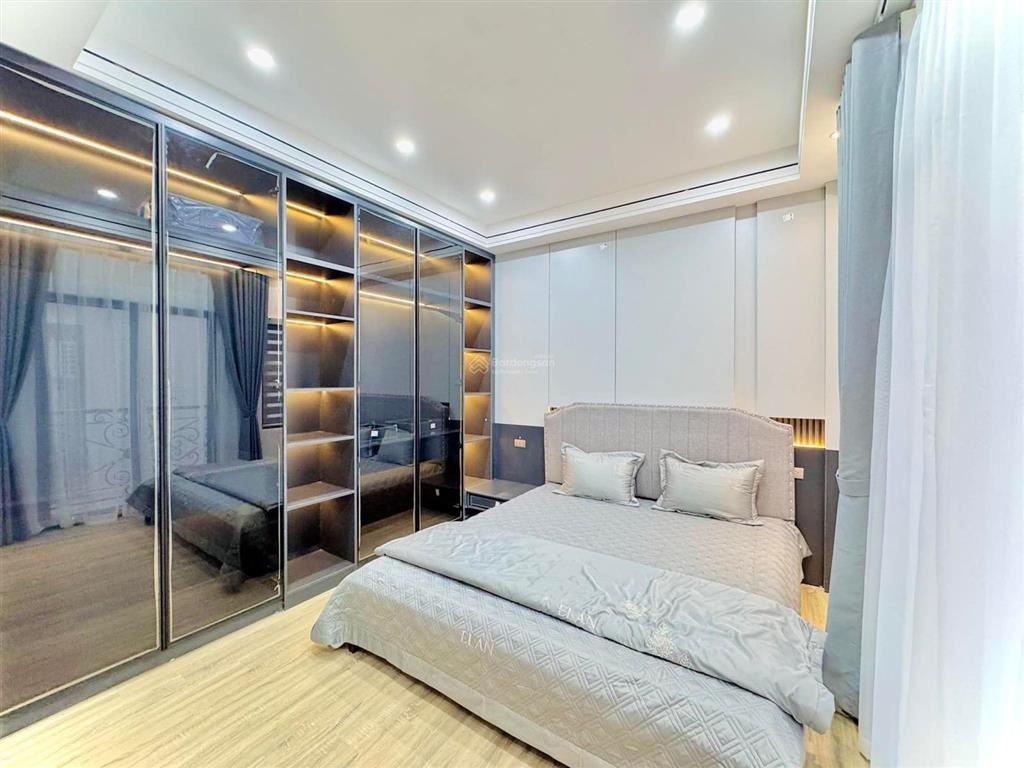 Bán nhà phố vọng, 7 tầng thang máy, 1 nhà ra mặt phố, full nội thất cao cấp, dt 33m2, giá 11.8 tỷ