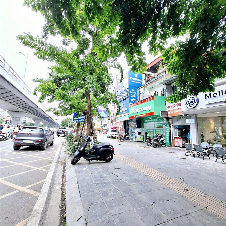 Mặt phố đại la, 2 thoáng, vỉa hè rộng 8m, kinh doanh đỉnh, không lỗi phong thủy, dt 71m2, giá 41 tỷ