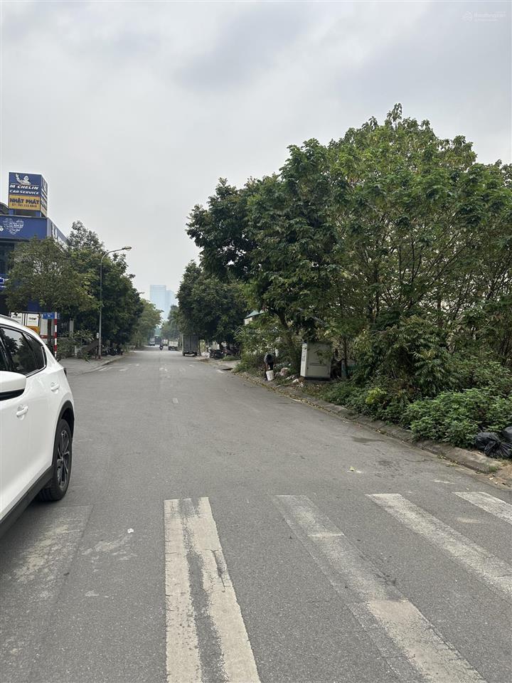 Bán 277m2 đất làng nghề tại kiêu kỵ gia lâm. giá chỉ 43 triệu/m2 đường xe công tránh nhau