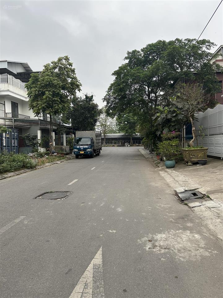 Bán 277m2 đất làng nghề tại kiêu kỵ gia lâm. giá chỉ 43 triệu/m2 đường xe công tránh nhau