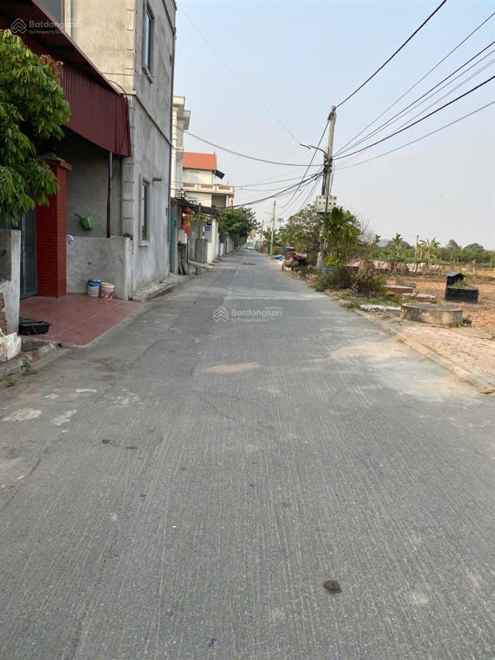 Bán đất 50m2 gia đông, trục chính, 50m2, mt4,5m, bán gấp trả ngân hàng,  0977 284 ***