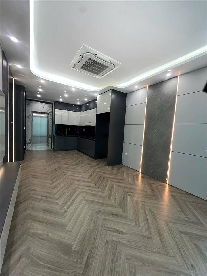 Bán nhà tái định cư x6 thạch bàn lô góc thang máy vỉa hè ô tô tránh, vew vườn hoa full nội thất