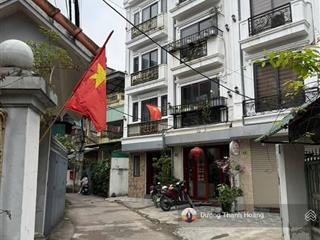 Nhà đẹp phúc lợi ngõ thông ô tô 7 chỗ vào tận cửa