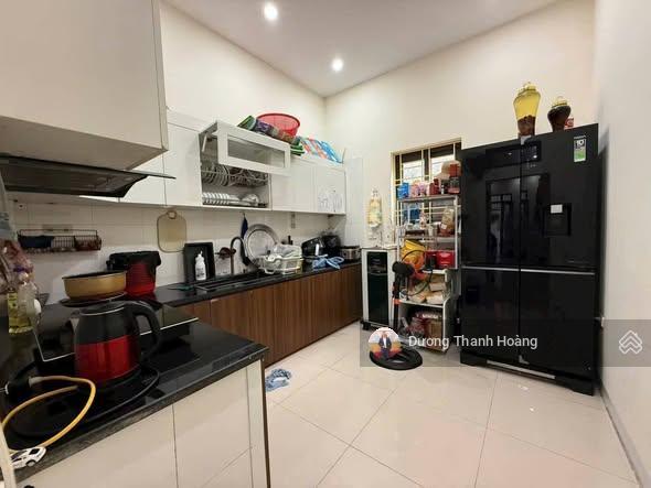 Bán nhà đẹp dân xây ngay ngã tư cổ linh long biên  dt 45m2 x 4 tầng x 4 ngủ .