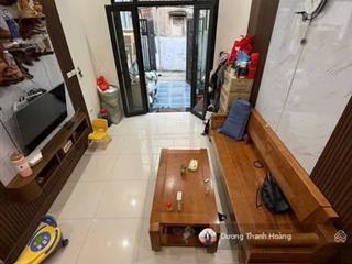 Bán nhà đẹp dân xây ngay ngã tư cổ linh long biên  dt 45m2 x 4 tầng x 4 ngủ .