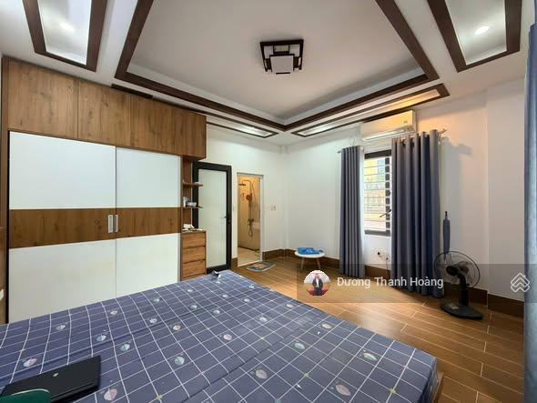 Bán nhà thạch bàn  cổ linh, lô góc 30m x 5 tầng  ngõ thông 2 đầu đường ô tô tránh.giá hơn 6 tỷ