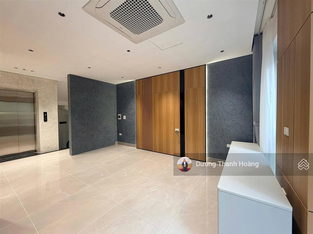 Nhà thạch bàn cổ linh, 50m x 6tầng thang máy ngõ ô tô vào nhà ngõ thông , lô góc. full nội thất