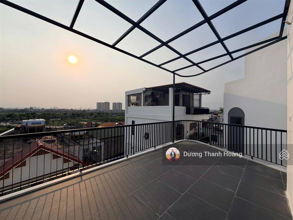 Nhà thạch bàn cổ linh, 50m x 6tầng thang máy ngõ ô tô vào nhà ngõ thông , lô góc. full nội thất