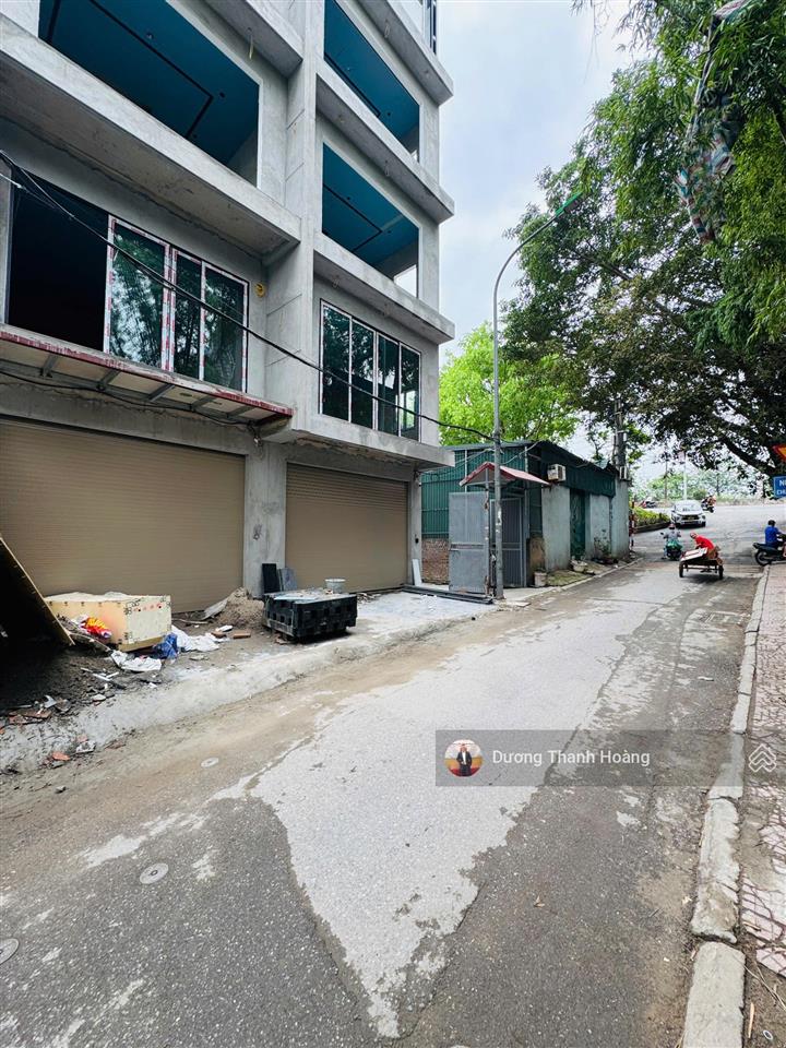 Bán nhà long biên  trục kinh doanh lô góc đường 2 ô tô tránh  ngay cạnh cầu vĩnh tuy