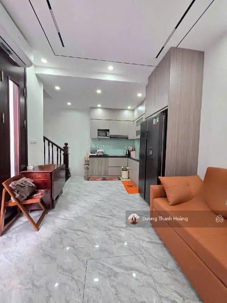Bán nhà đàm quang trung  bát khối, đối diện aeon long biên, chân cầu vĩnh tuy  ô tô đỗ cổng.