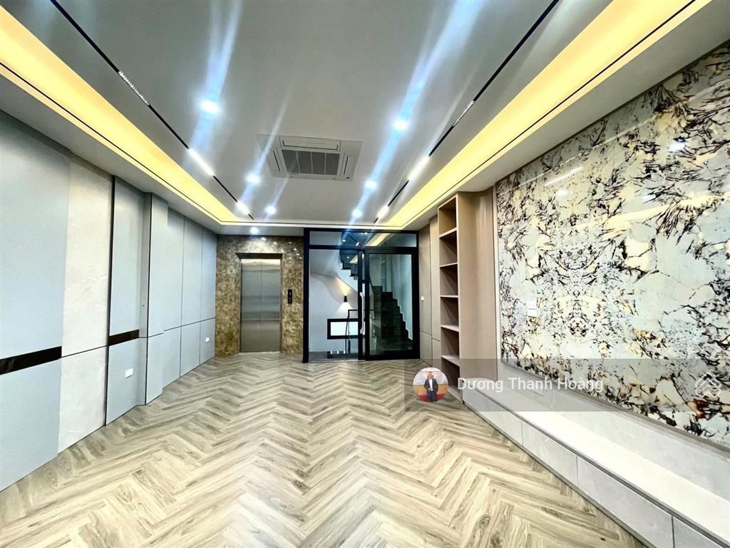 Nhà ngọc thụy xây mới 7 tầng thang máy. full nội thất. đường 2 ô tô tránh, ngay trường việt  pháp