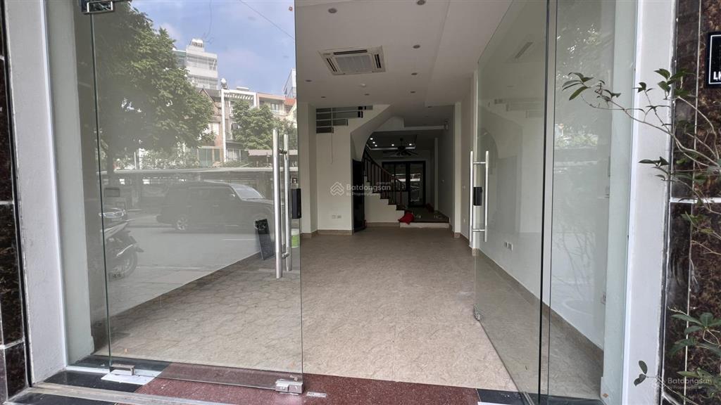 Cho thuê nhà làm văn phòng (tầng 1 60m2, tầng 2 62m2)