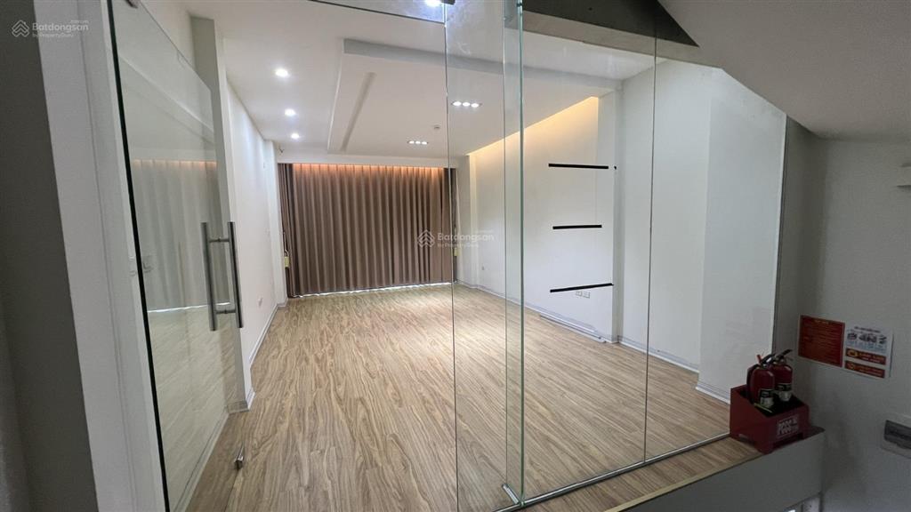 Cho thuê nhà làm văn phòng (tầng 1 60m2, tầng 2 62m2)