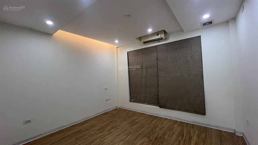 Cho thuê nhà làm văn phòng (tầng 1 60m2, tầng 2 62m2)