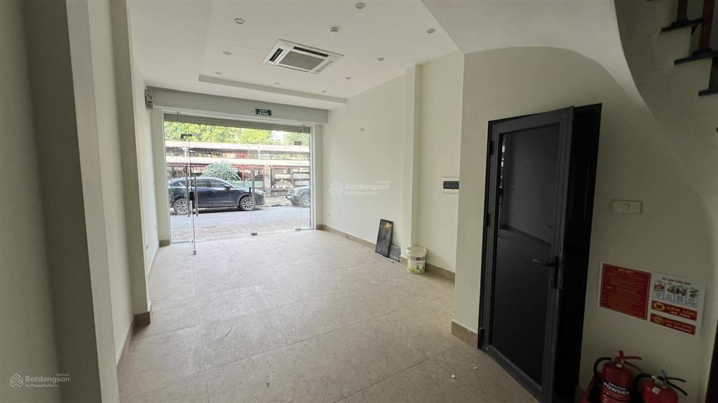 Cho thuê nhà làm văn phòng (tầng 1 60m2, tầng 2 62m2)