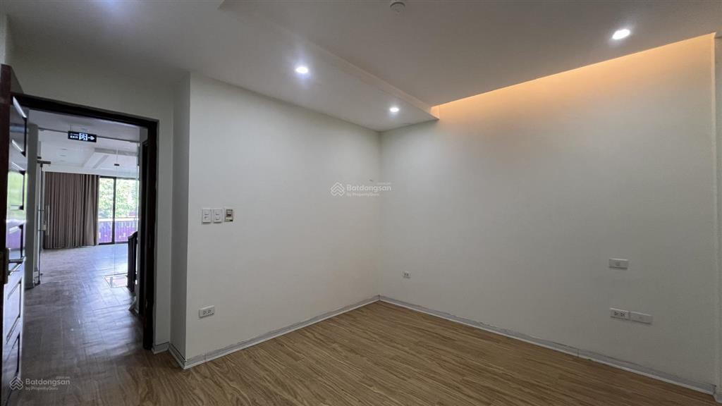 Cho thuê nhà làm văn phòng (tầng 1 60m2, tầng 2 62m2)