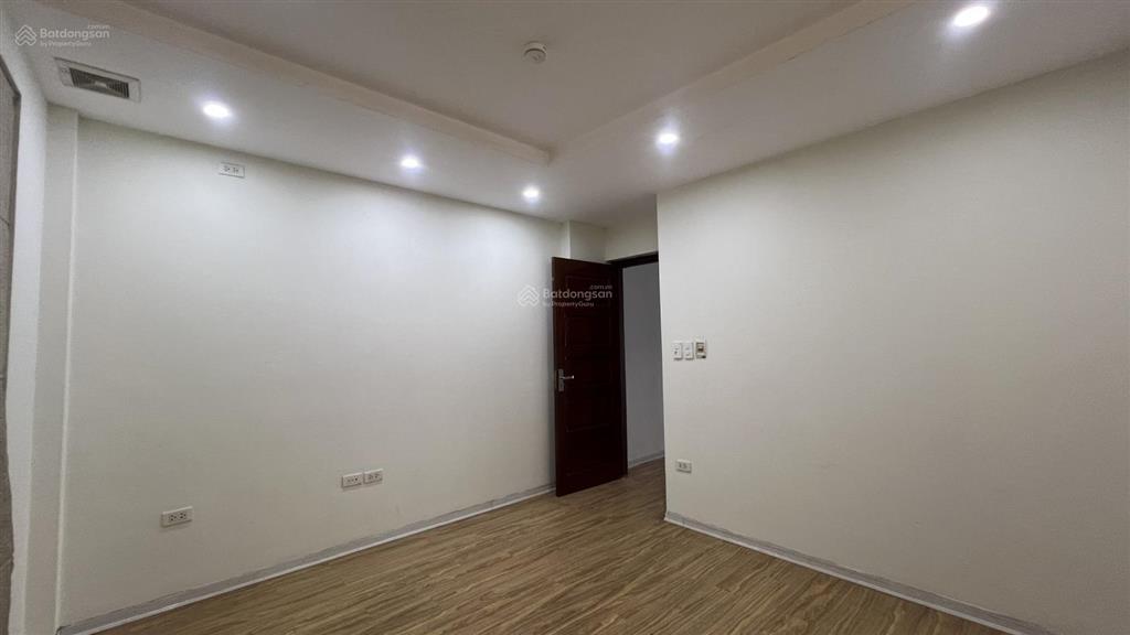 Cho thuê nhà làm văn phòng (tầng 1 60m2, tầng 2 62m2)