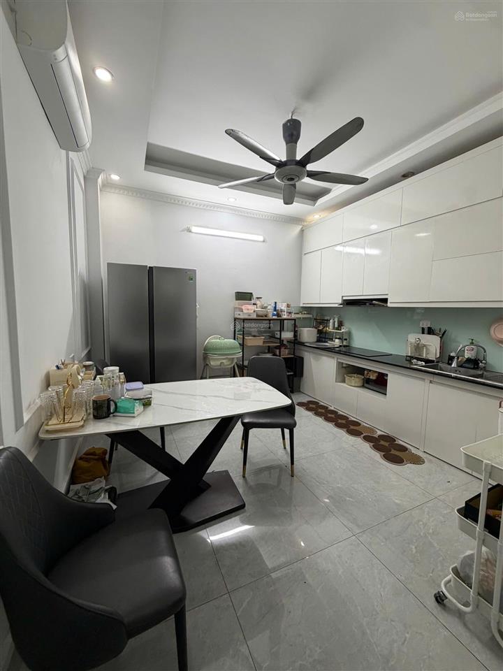 Cần bán căn nhà 7 tầng yên xá  thanh liệt, dt 47m2, 7 tầng thang máy