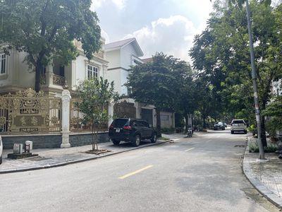 Chính chủ bán 650m2 đất ở tân triều, đường ô tô đỗ.  0975 555 ***