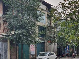 Chính chủ bán 650m2 đất ở tân triều, đường ô tô đỗ.  0975 555 ***