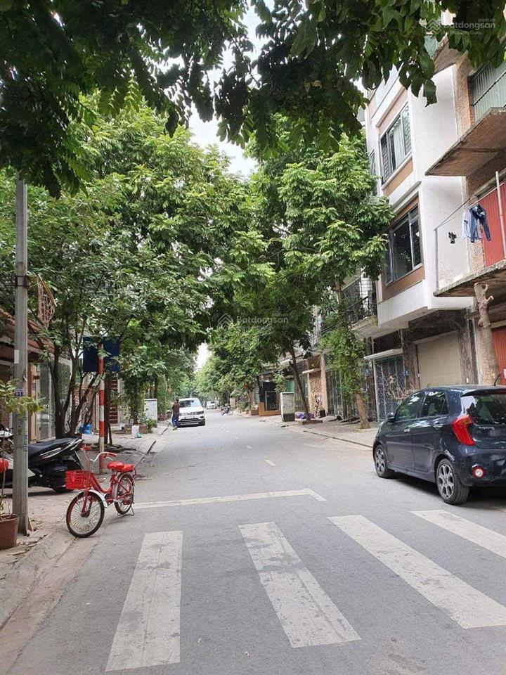 Cho thuê nhà 100m2 x 3,5t mặt đường 17m, nhà có thang máy, khu tổng cục 5 tân triều. giá 15tr/tháng