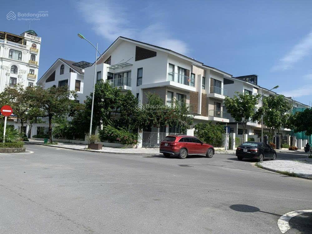 Chính chủ bán nhà gấp mặt đường mỗ lao, đường to kinh doanh được, 198m2, lô góc