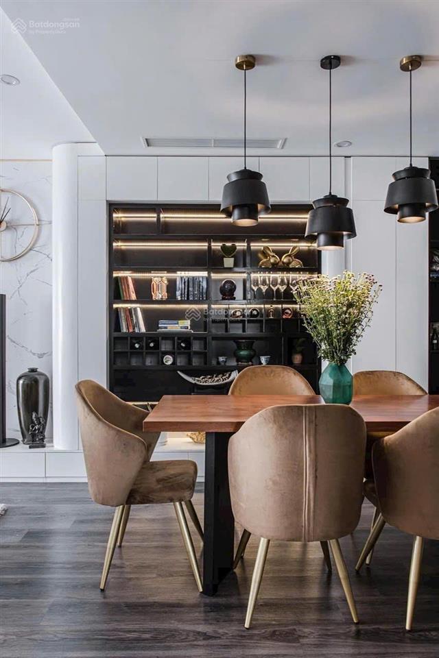 Cần tiền bán gấp duplex, penthouse newskyline, 4 phòng ngủ, view đẹp, dt 300 m2