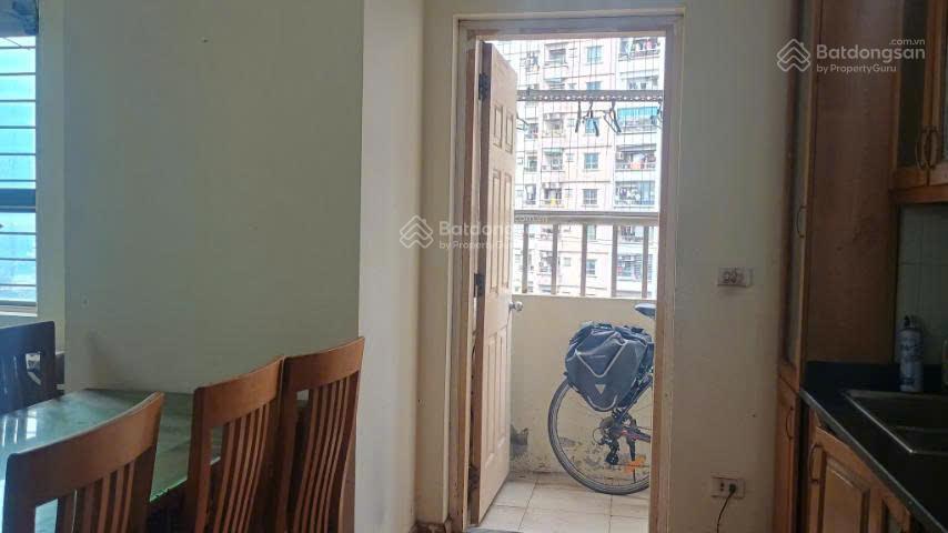 Chính chủ bán căn hộ có sổ đỏ 55m2, tòa trung tâm thương mại xa la, giá 2,5 tỷ