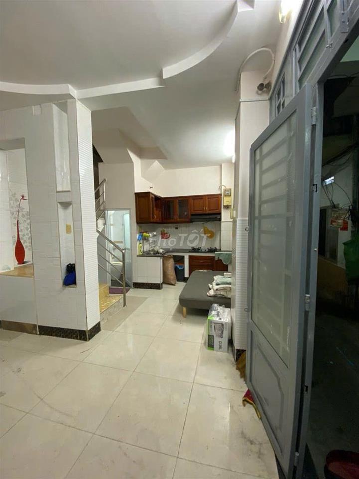 Bán nhà 3 tầng, hẽm thông, trung tâm SG