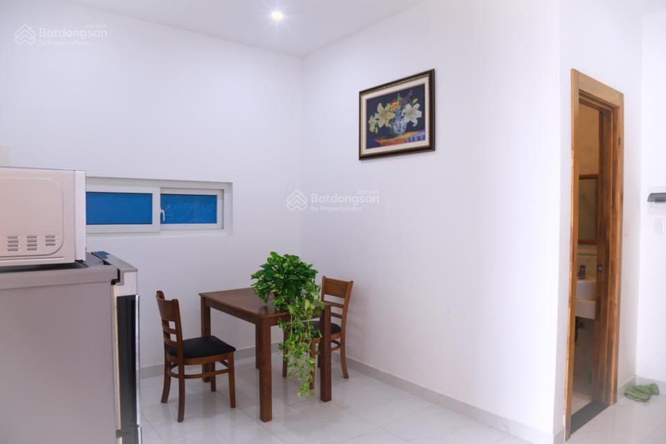 Cho thuê căn hộ 1 phòng ngủ có ban công trung tâm phố tây an thượng, cách bãi tắm mỹ khê 2' đi bộ