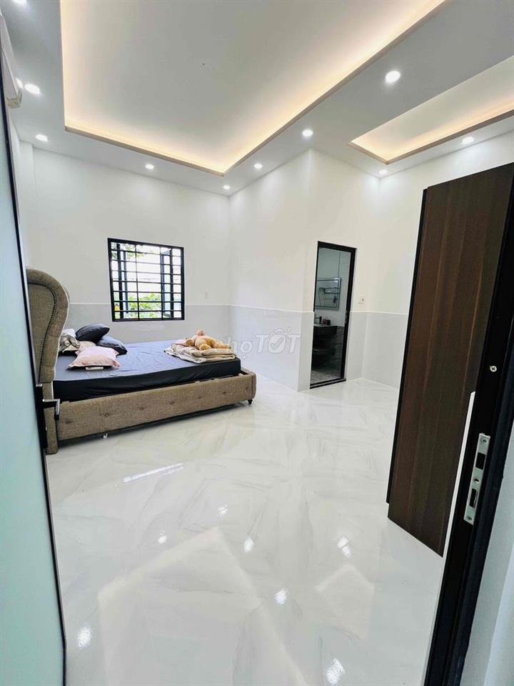 Nhà Mới Full nội thất cao cấp . 1 trệt , 2 LẦU .LONG HẬU