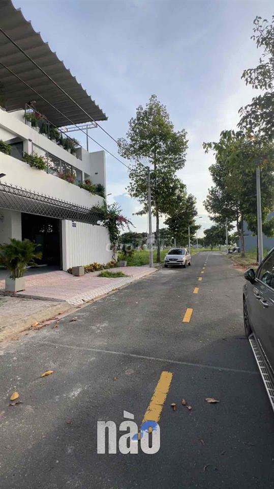 Sài gòn village Long Hậu . 80m2 ( 5m x 16m ) .2 TỶ 030 triệu