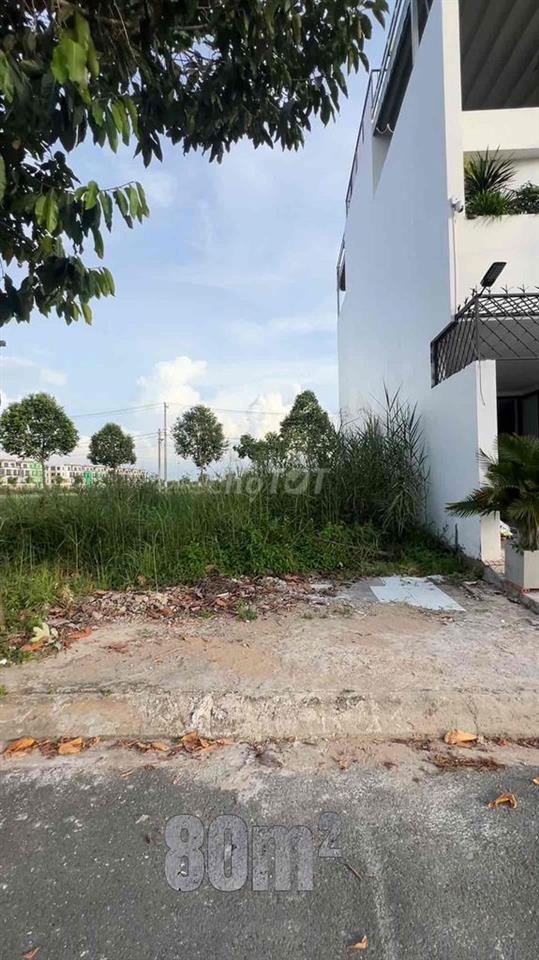 Sài gòn village Long Hậu . 80m2 ( 5m x 16m ) .2 TỶ 030 triệu