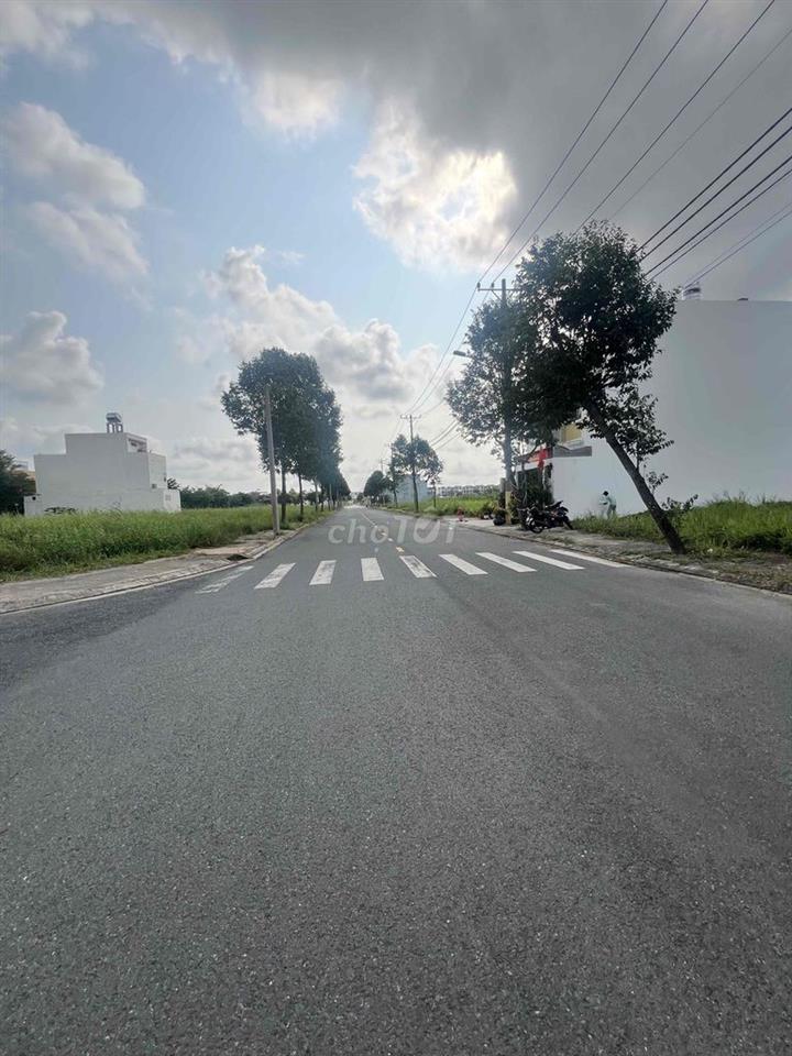 Sài gòn village .Đường số 15m rộng 12m .Giá tốt