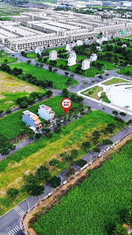120m2 ( 6m x 20m ) . View Phố Đi Bộ. Gần quảng Trường ,Sài gòn village