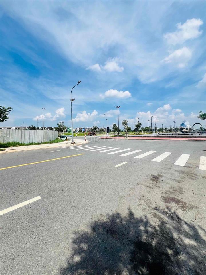 THE 826EC LONG HẬU . Cần tiền nên hạ giả để thanh khoản nhanh